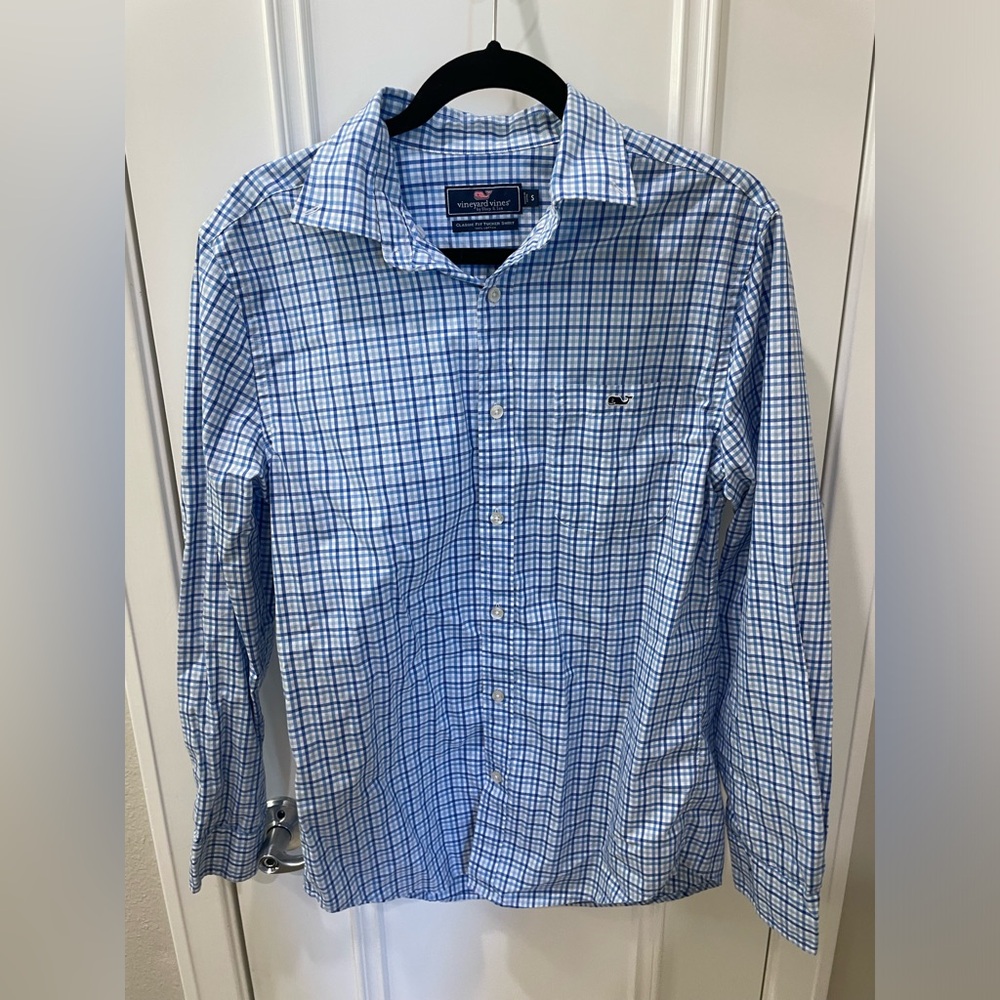 Vineyard Vines men’s small dress shirt. Blue and white. Perfect condition
